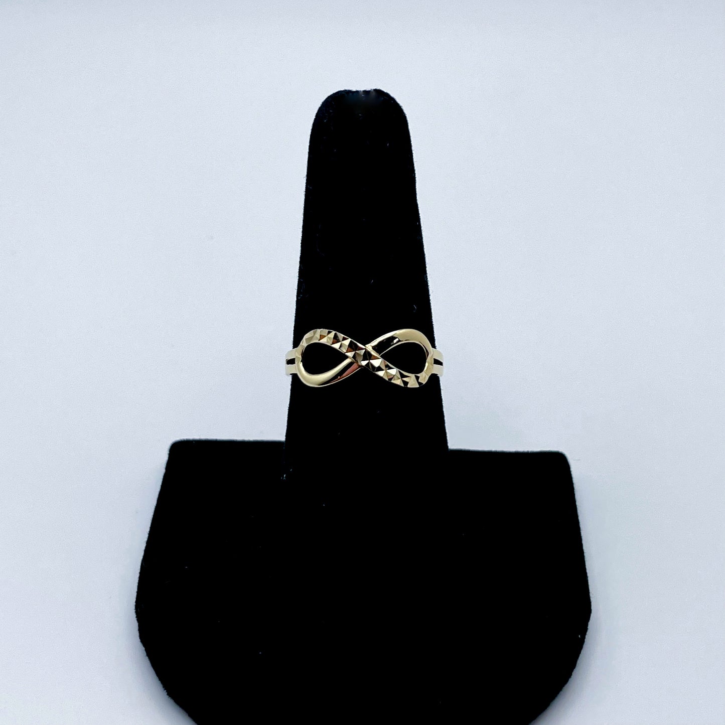18K Honor Infinity Ring