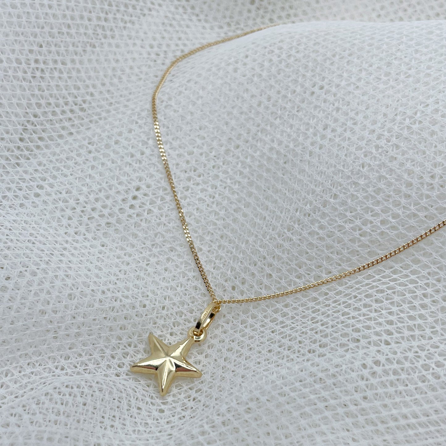 18K Modesty Star Necklace