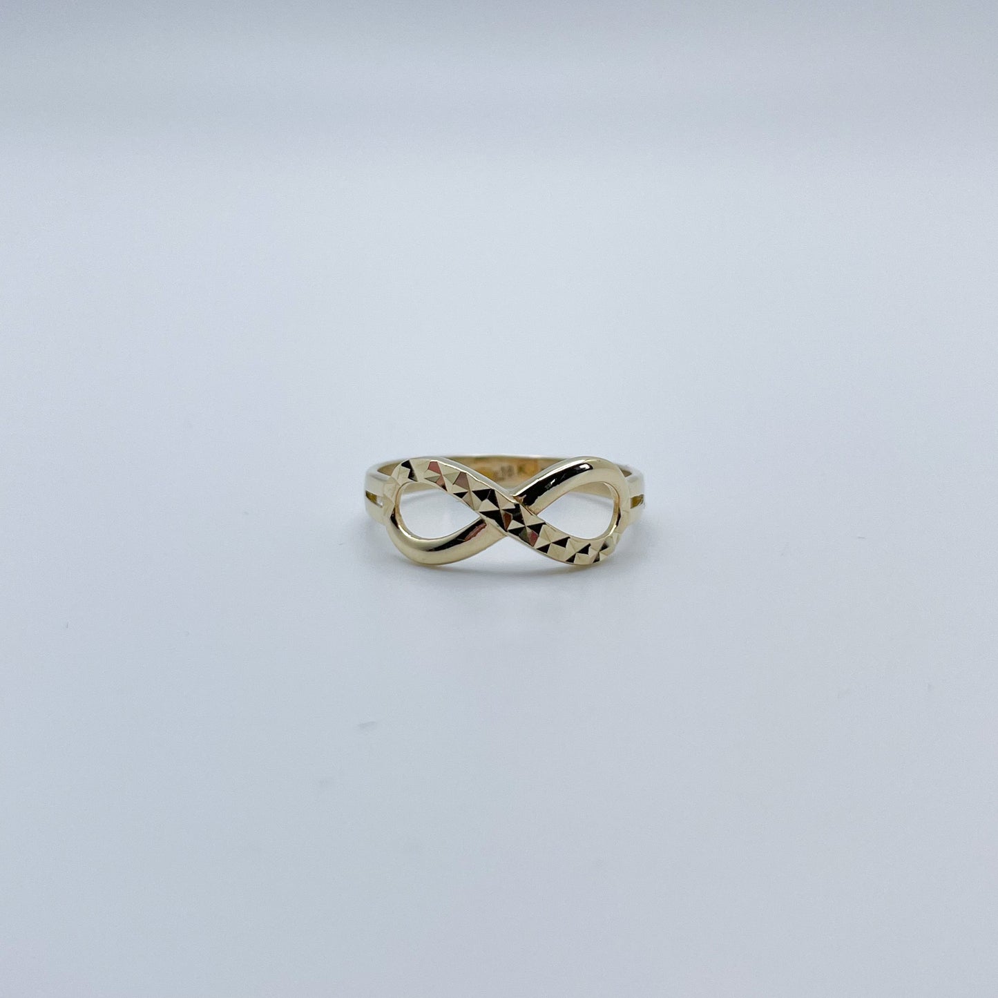 18K Honor Infinity Ring