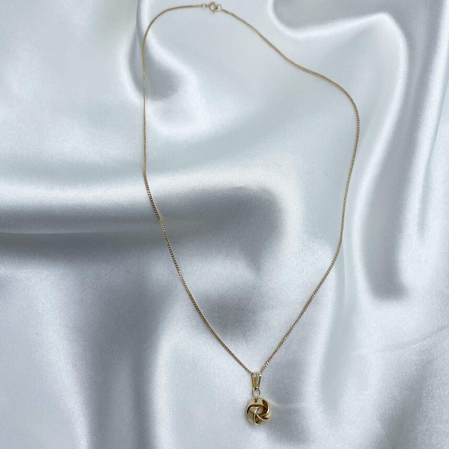 18K Love Knot Necklace