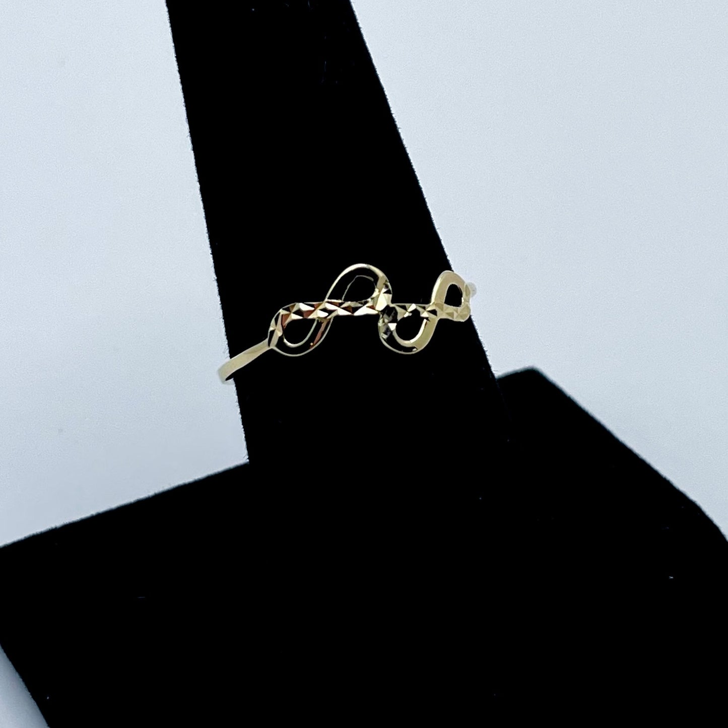18K Prudence Infinity Ring