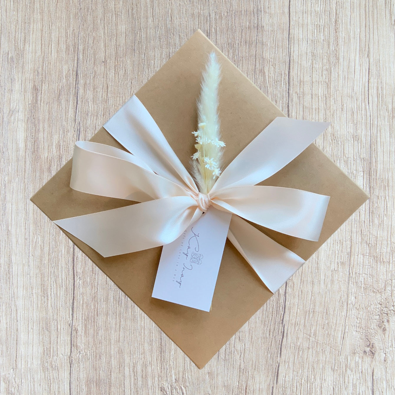 CHOOSE YOUR GIFT BOX