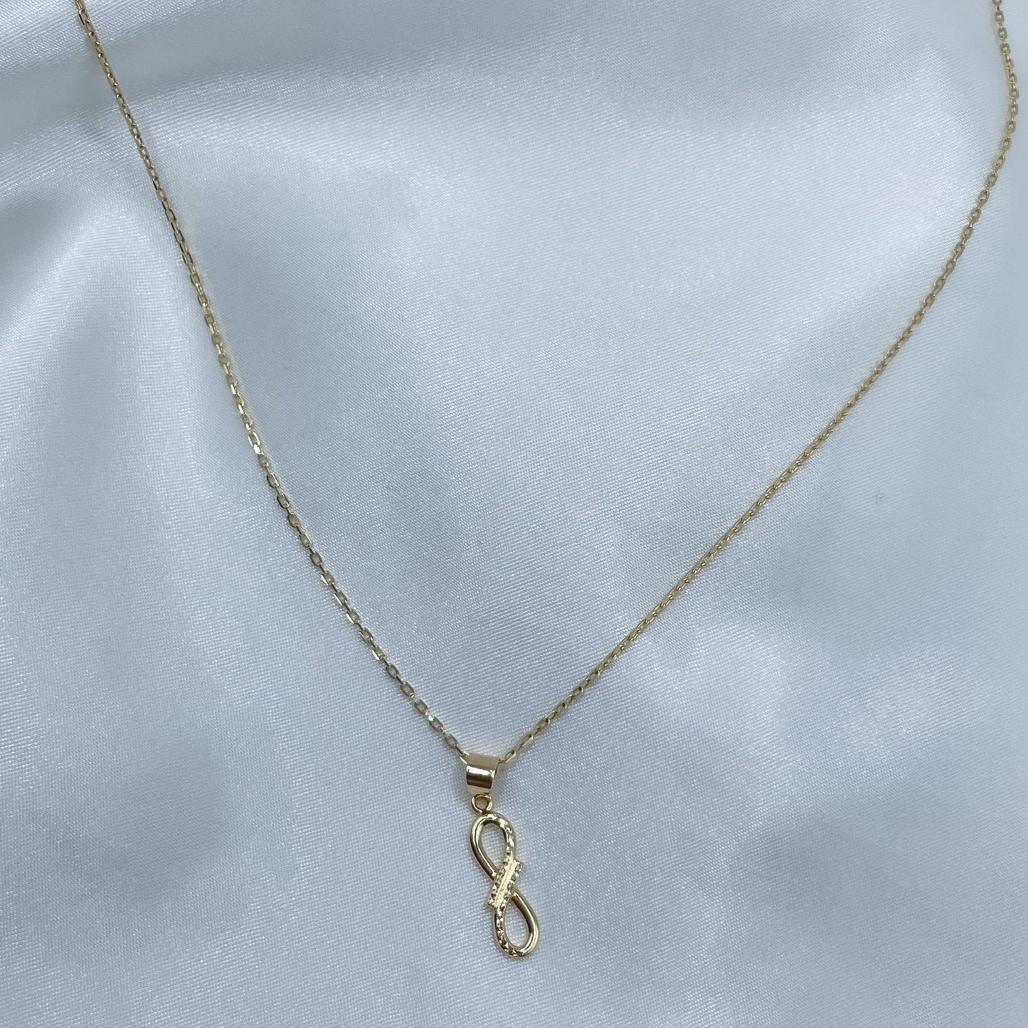 18K Affection Infinity Necklace